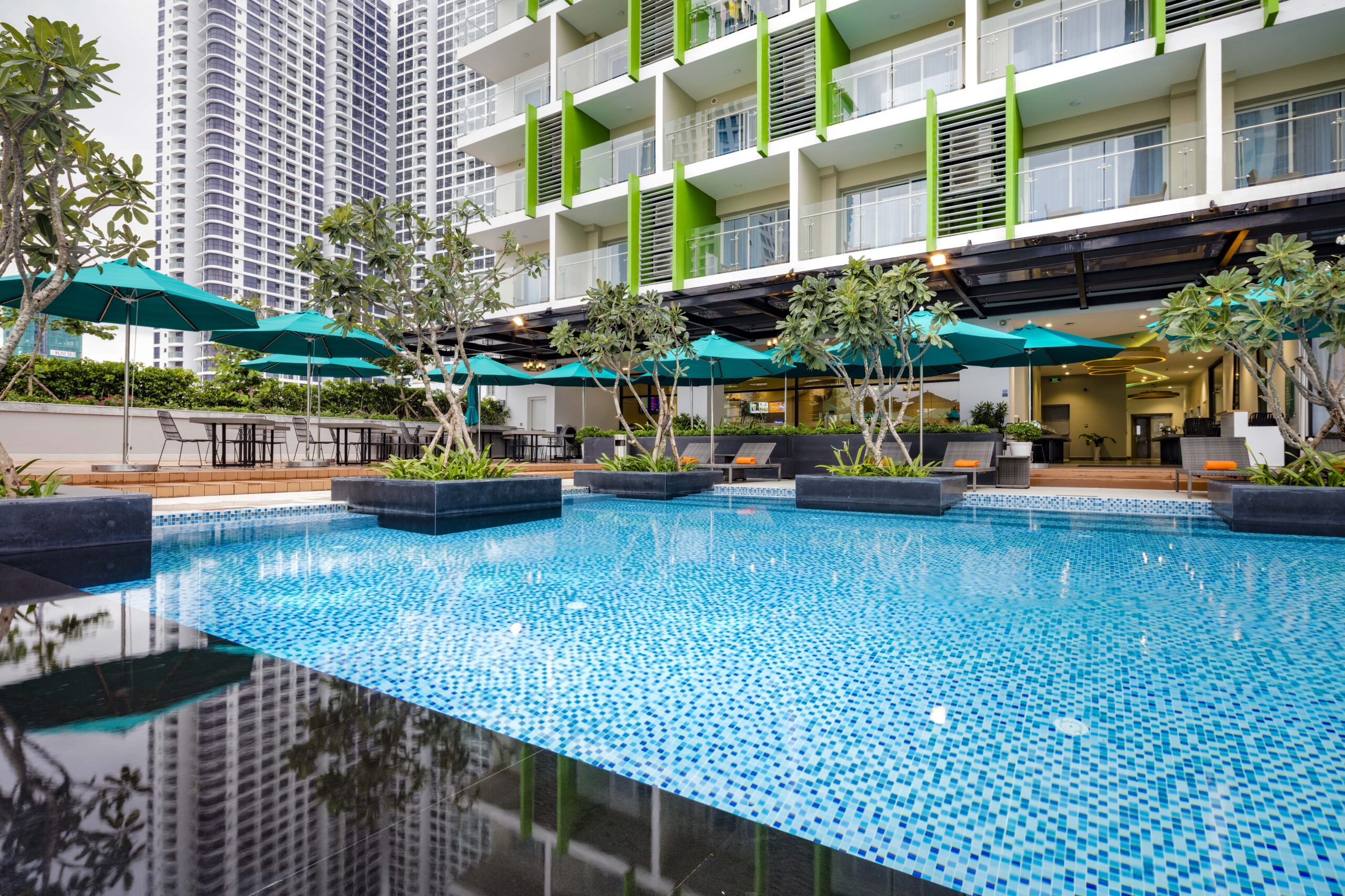 Ariyana là mô hình khách sạn căn hộ đạt chuẩn 5 sao đầu tiên ở Nha Trang