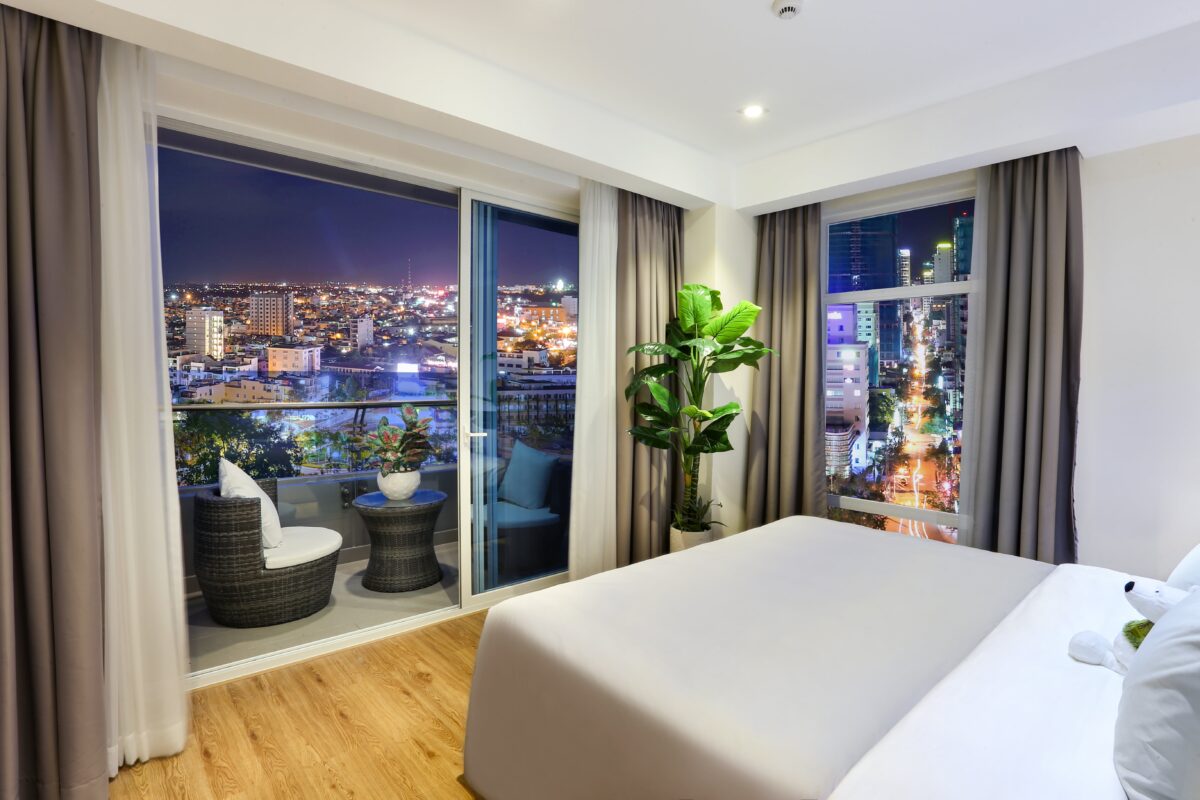 Phòng ngủ Master căn Suite 108m2 của Ariyana Nha Trang