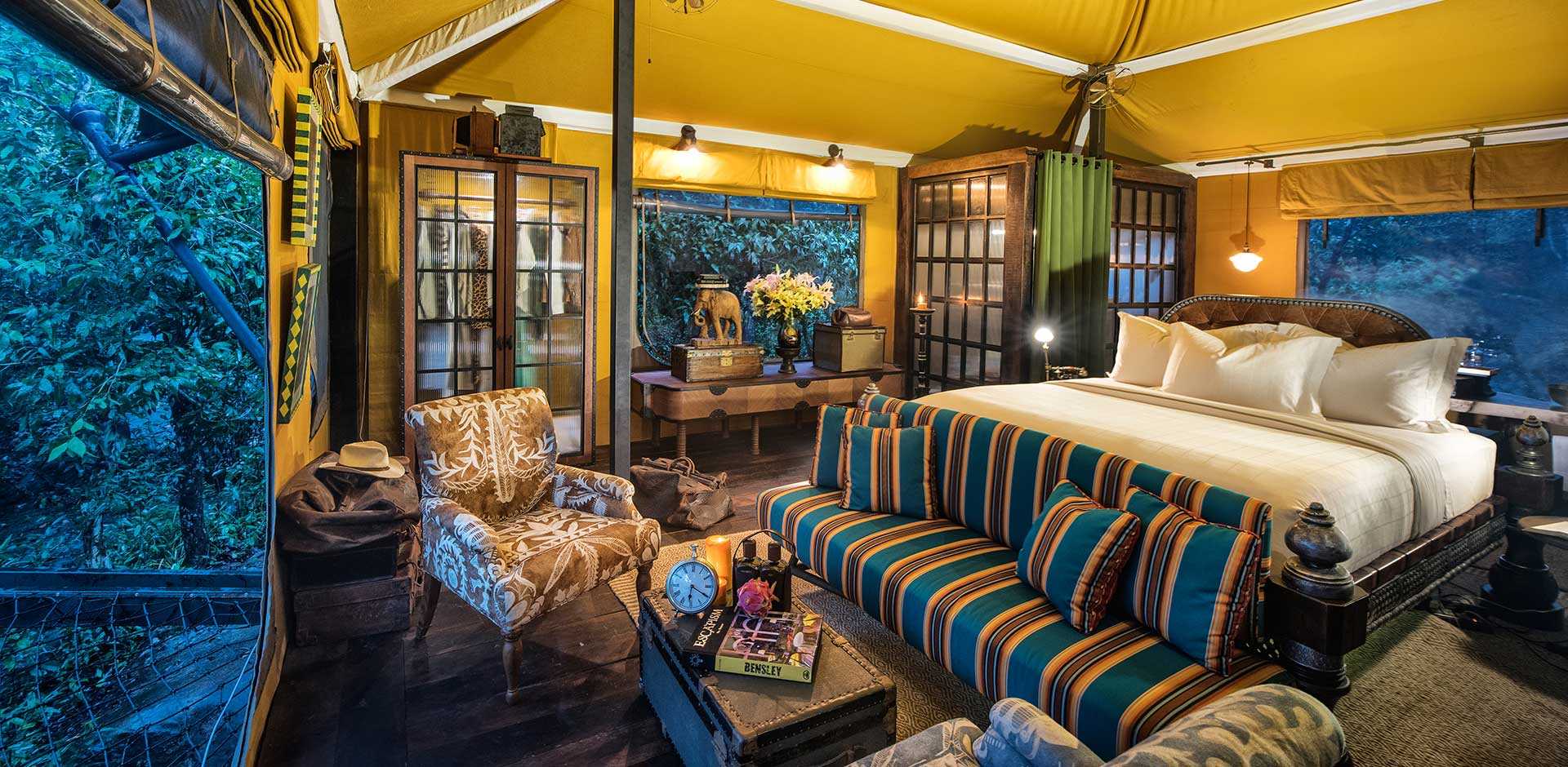 Shinta Mani Wild  – Glamping siêu sang trong rừng nguyên sinh, nổi bật với liệu pháp spa bằng dược liệu bản địa và trekking “chữa lành”.